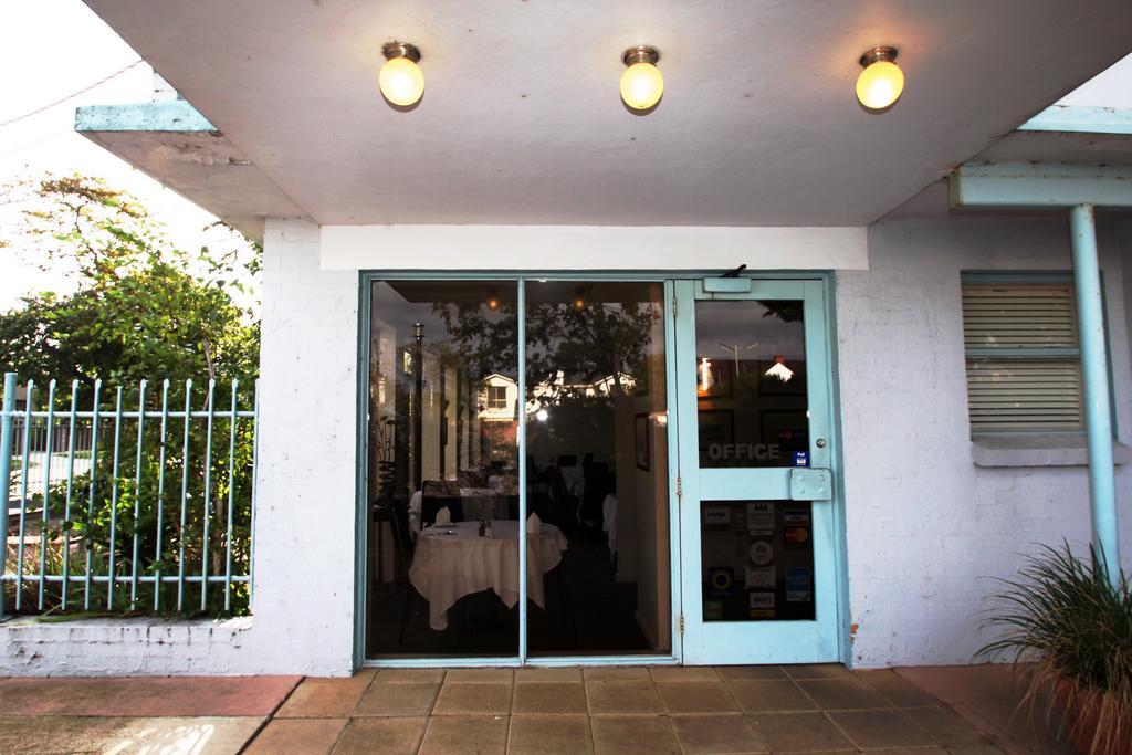 Beaumaris Bay Motel Екстериор снимка